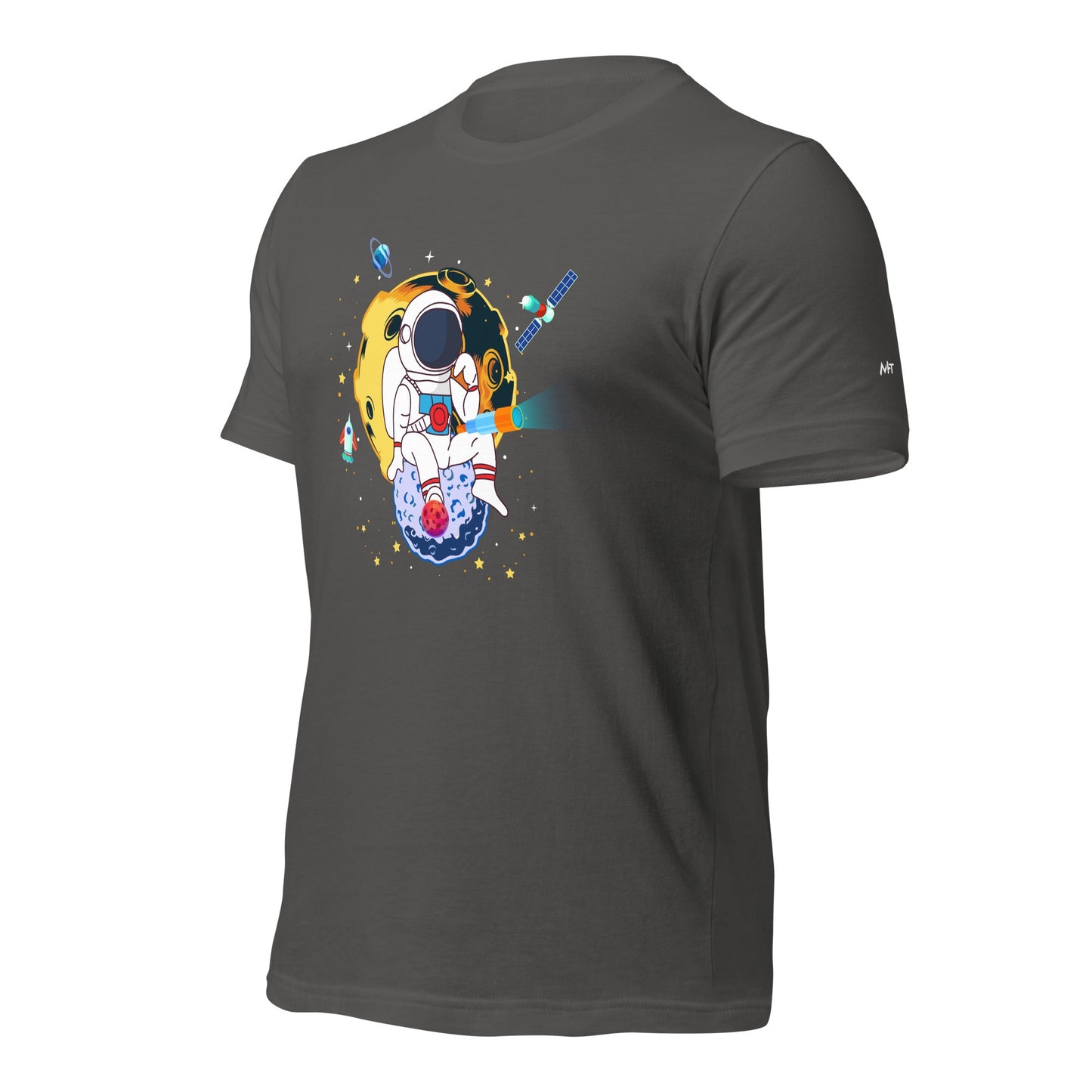 Astranaut catching stars - Unisex t-shirt by DarkByteGear