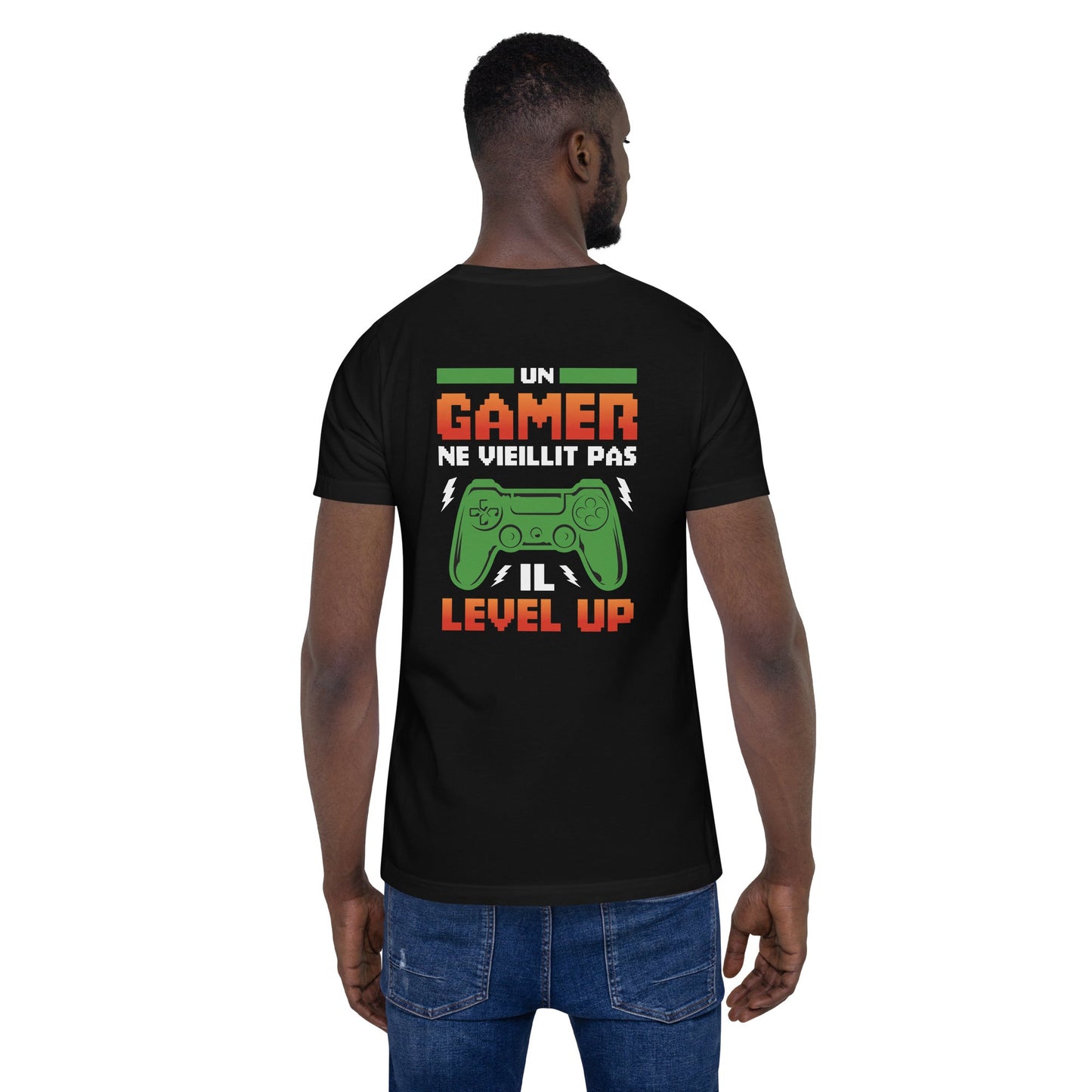 Un GAMER NE VIEILLIT PAS IL Level Up - Unisex t-shirt by DarkByteGear