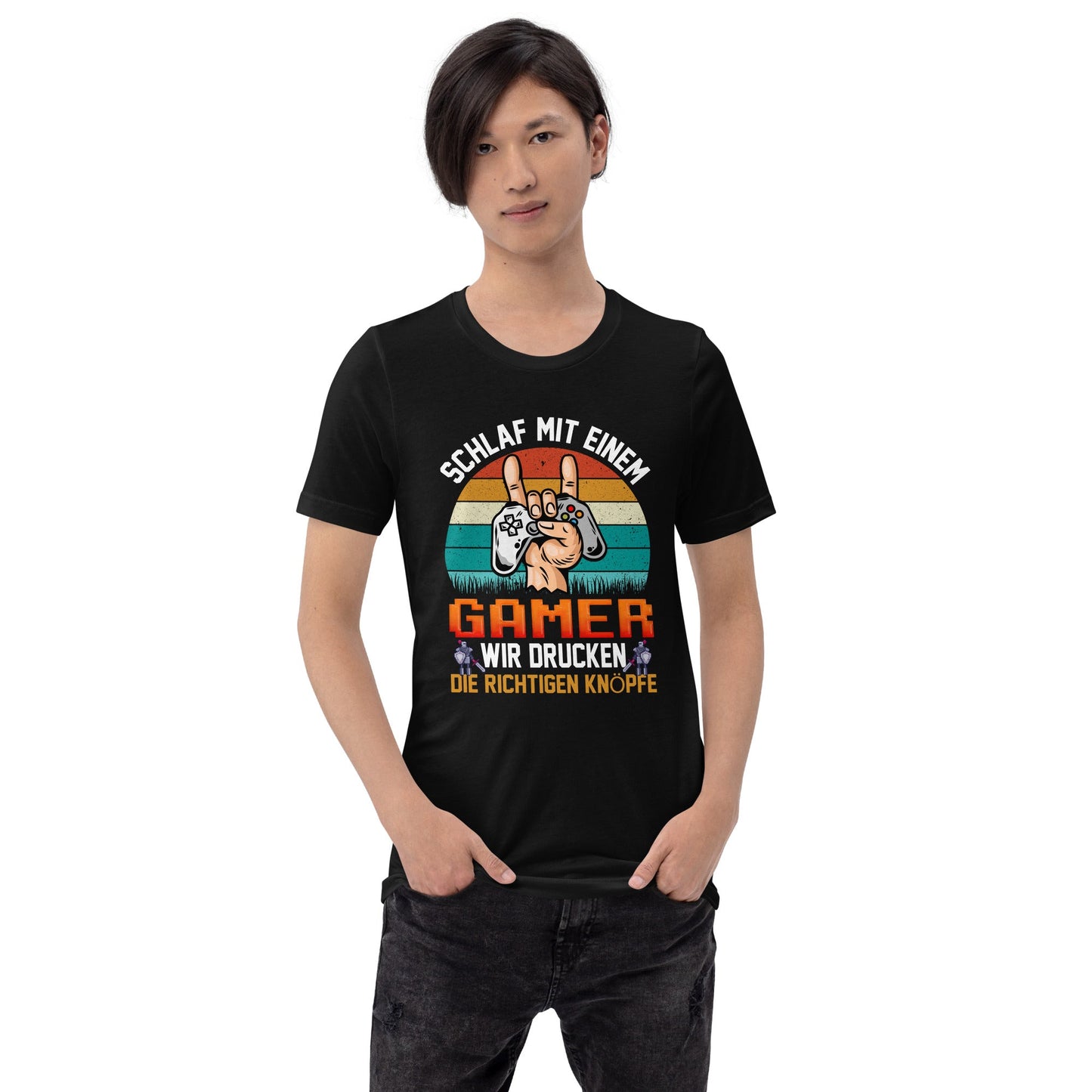 SCHLAF MIT EINEM GAMER WIR DRUCKEN DIE RICHTIGEN KNOPFE - Unisex t-shirt by DarkByteGear