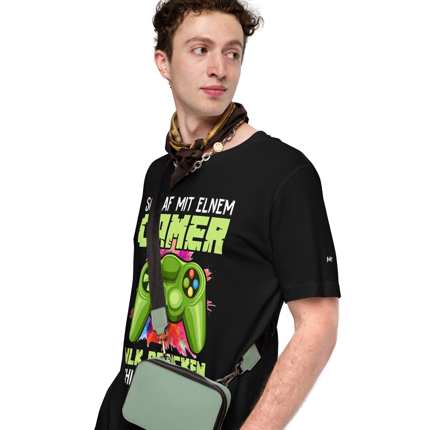 Schlaf Mit Elnem Gamer Drucken - Unisex t-shirt by DarkByteGear