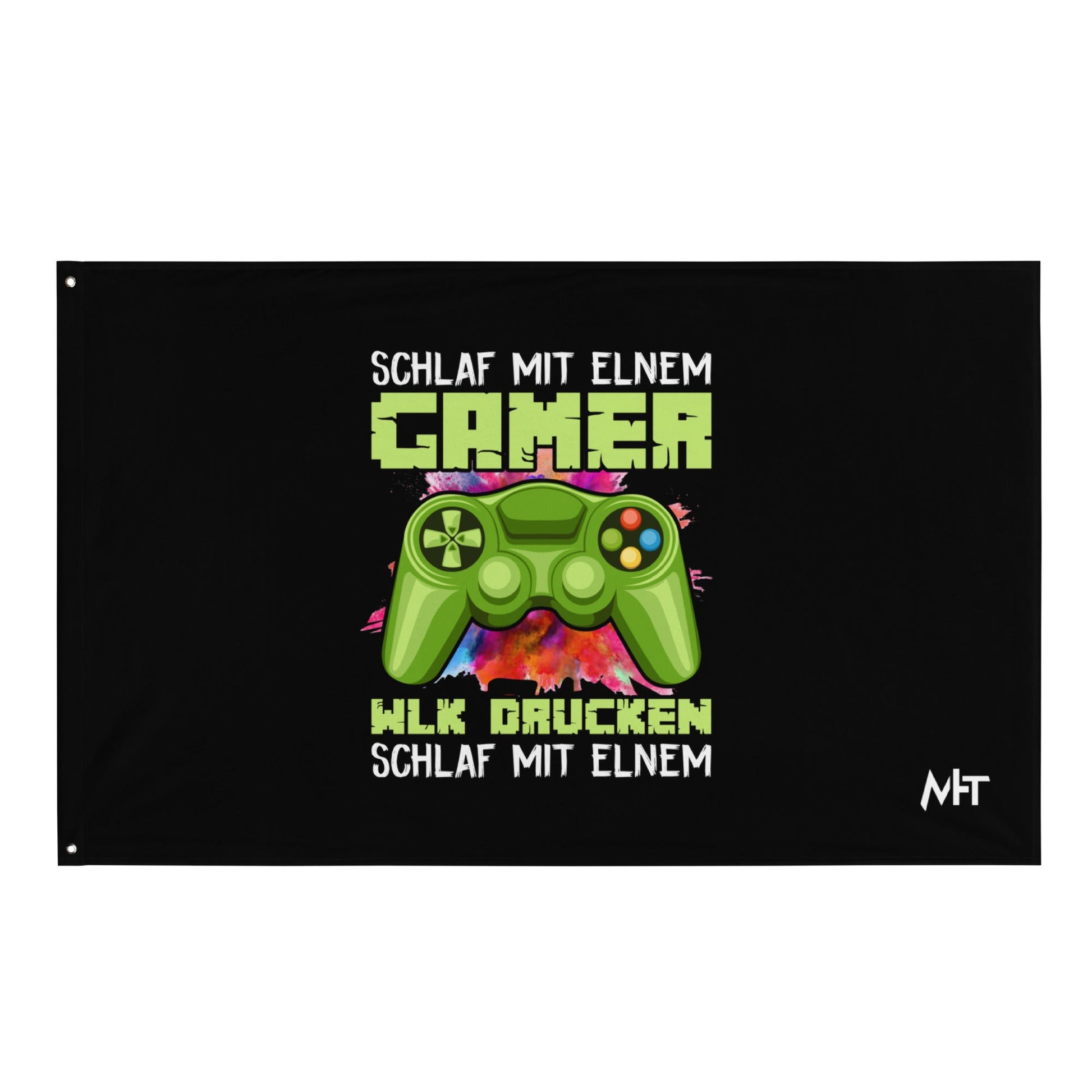 Schlaf Mit Elnem Gamer Drucken - Flag by DarkByteGear