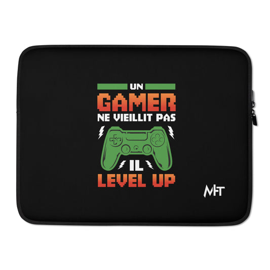 Un GAMER NE VIEILLIT PAS IL Level Up - Laptop Sleeve by DarkByteGear