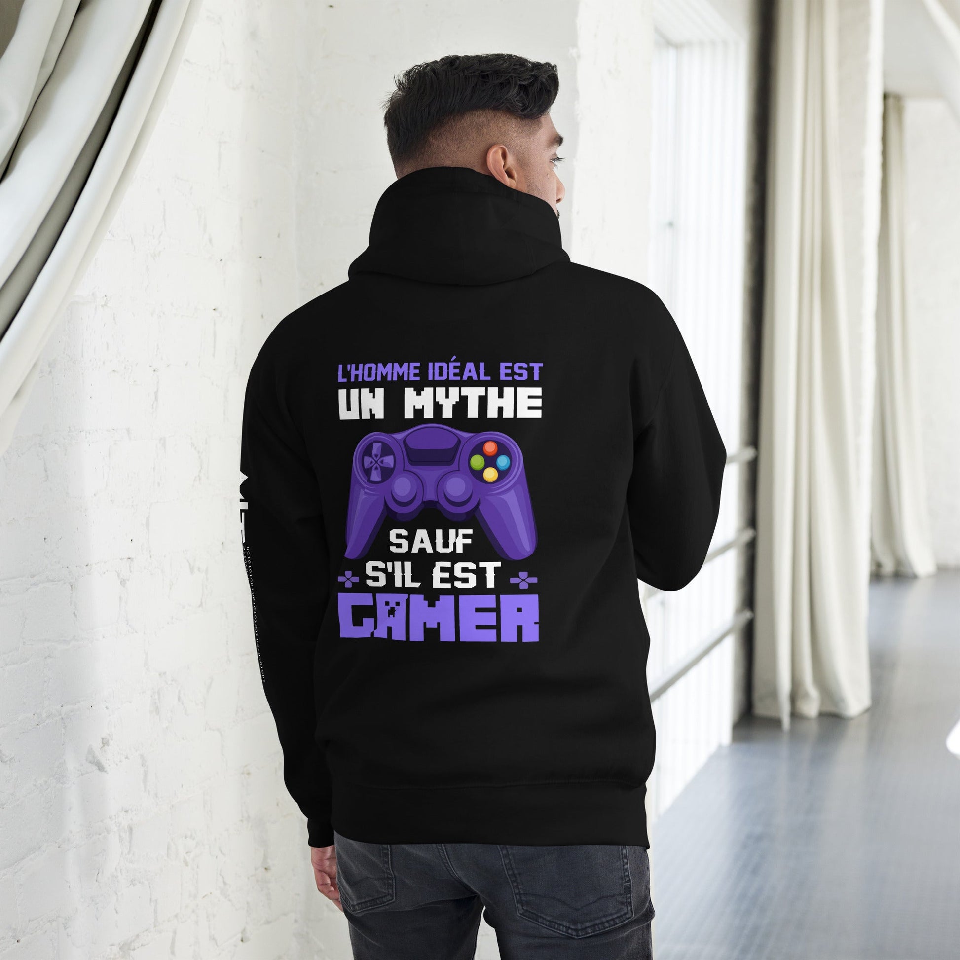 L'HOMME IDEAL EST UN MYTHE SAUF S'IL EST GAMER - Unisex Hoodie ( Back Print ) by DarkByteGear