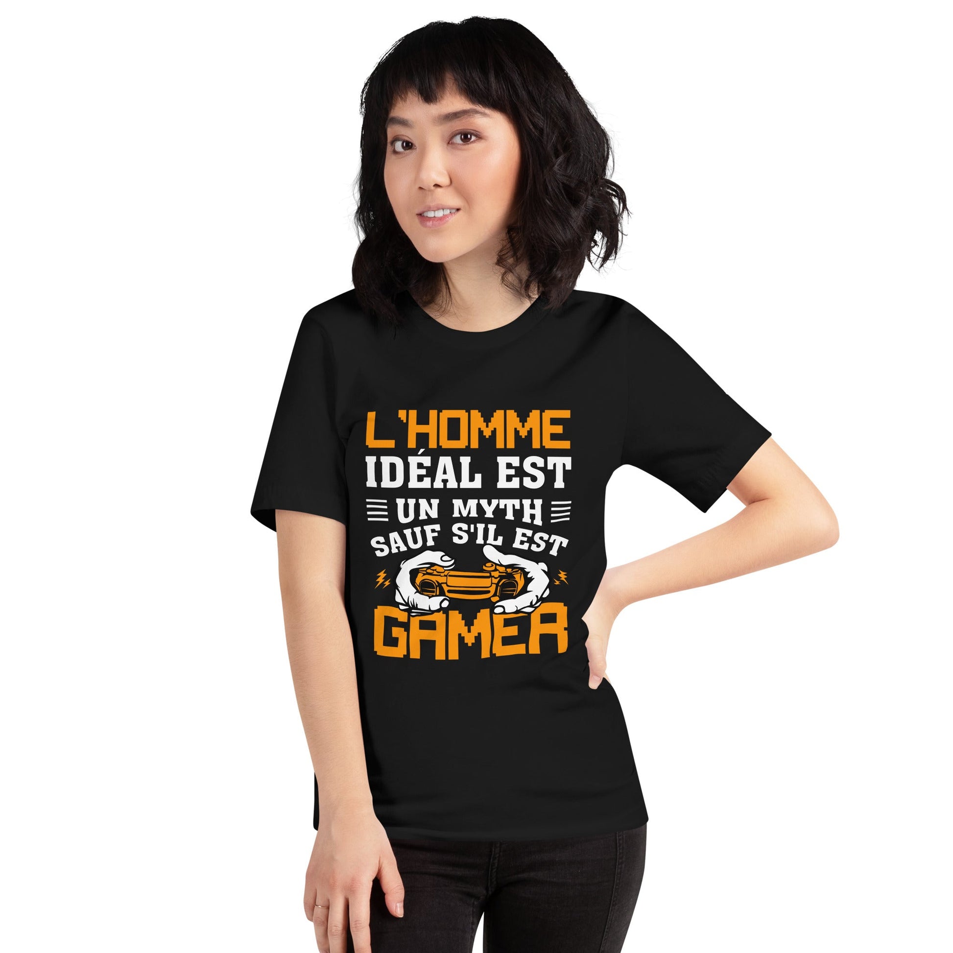 L'HOMME IDEAL EST UN MYTH SAUT SILEST GAMER - Unisex t-shirt by DarkByteGear