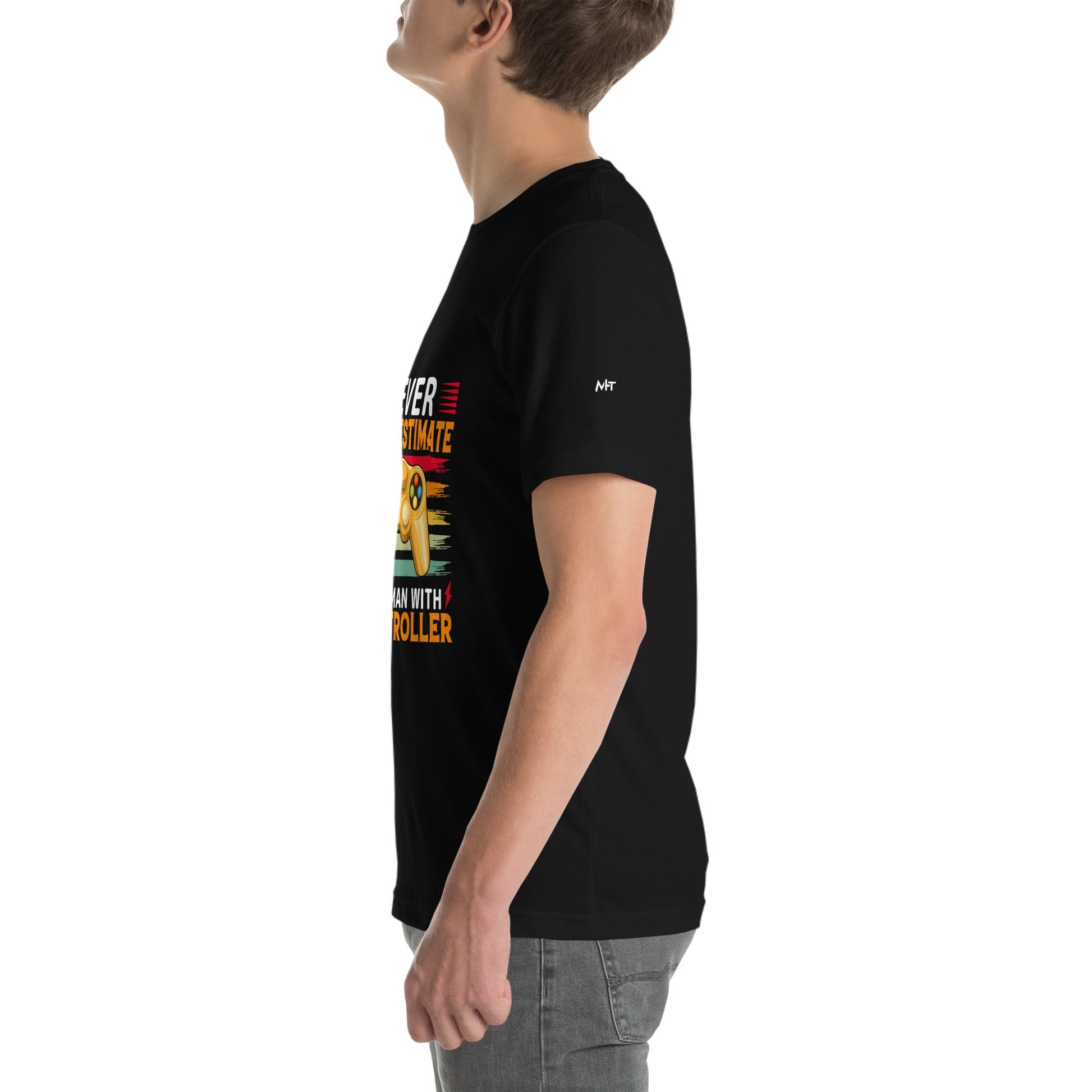 Never Underestimate an old man with a controller - Unisex t-shirt by DarkByteGear