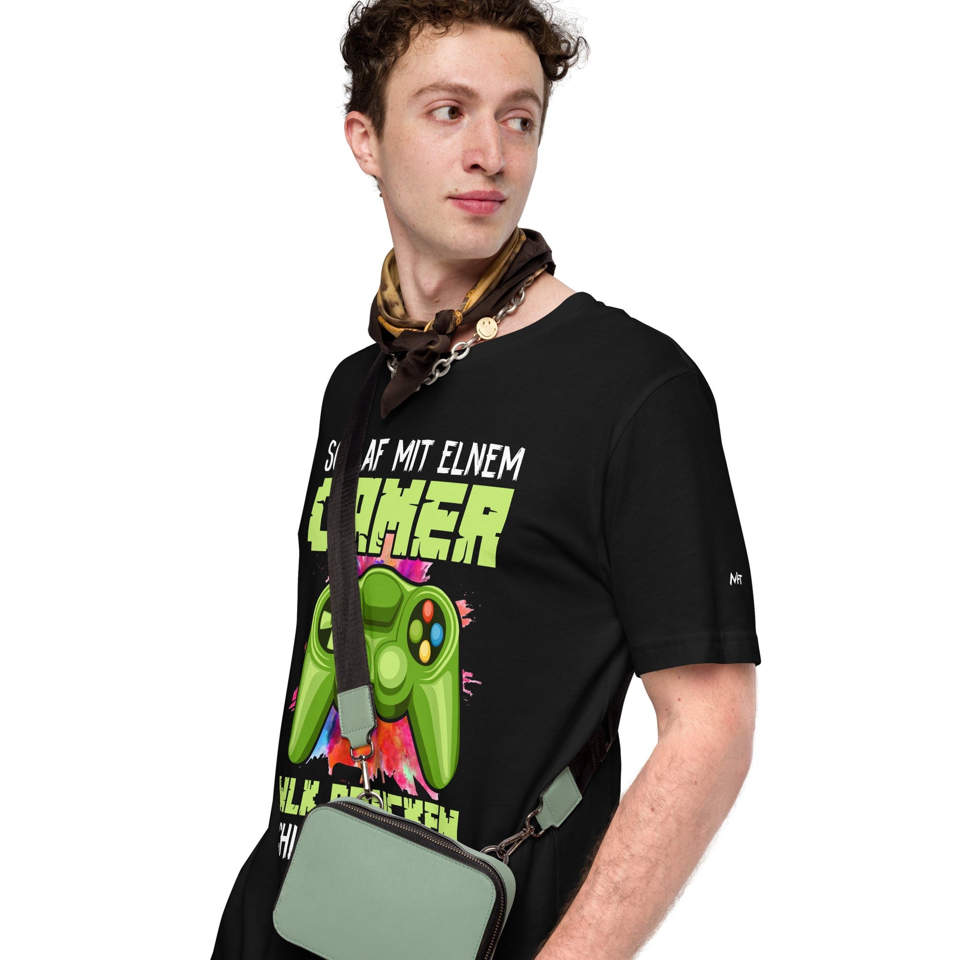 Schlaf Mit Elnem Gamer Drucken - Unisex t-shirt by DarkByteGear