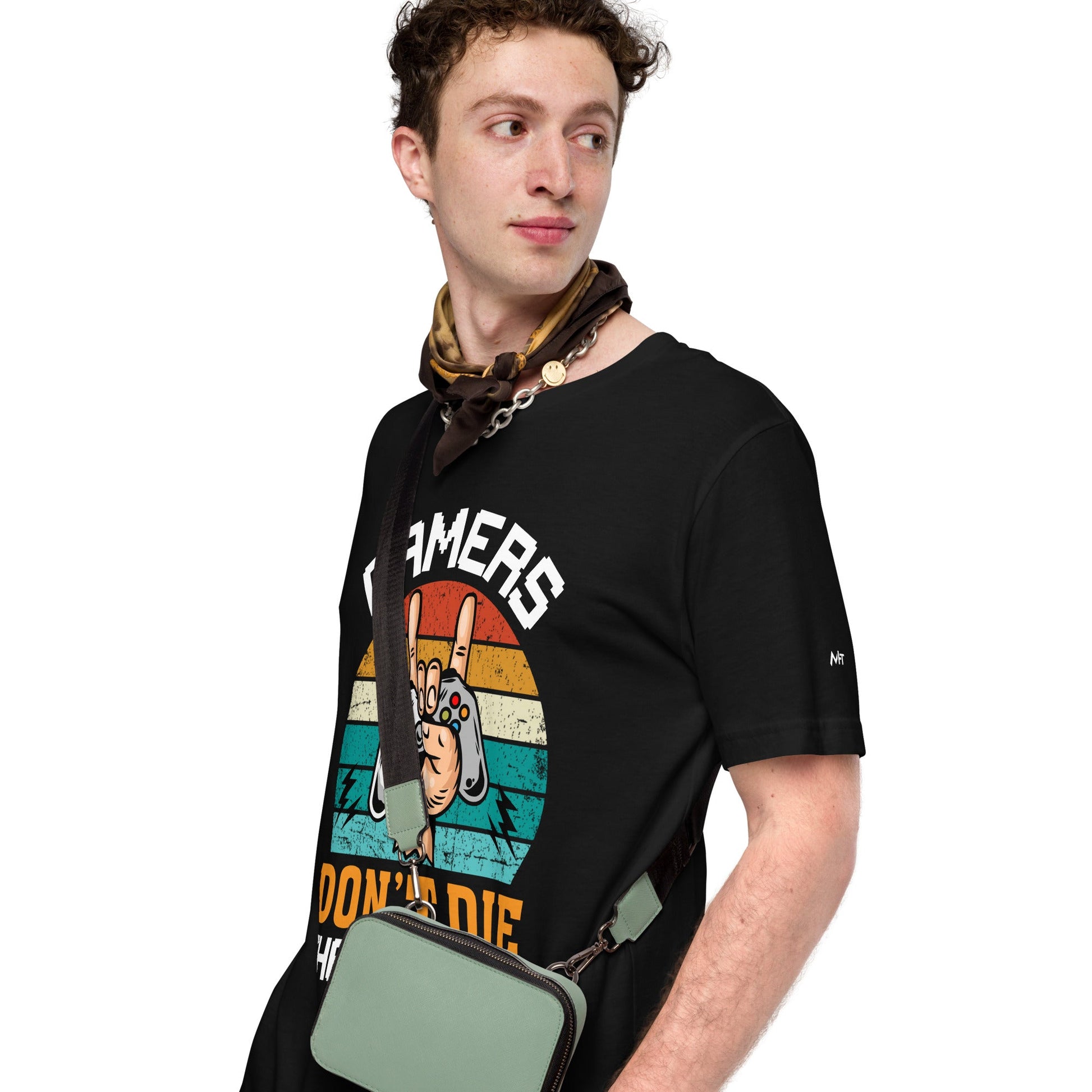 Gamers don't Die, they Respawn - Unisex t-shirt by DarkByteGear