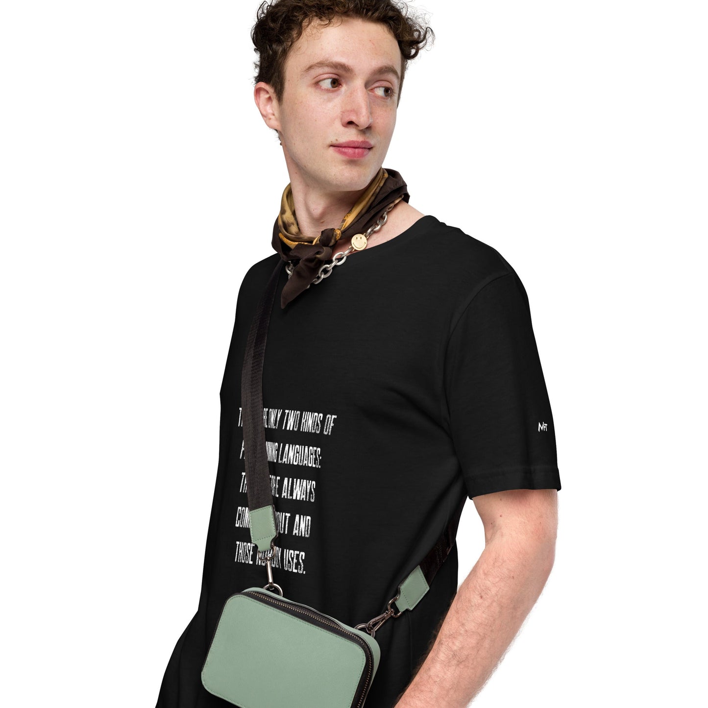 There are only two kinds of programming languages those people always complain about and those nobody uses V1 - Unisex t-shirt by DarkByteGear