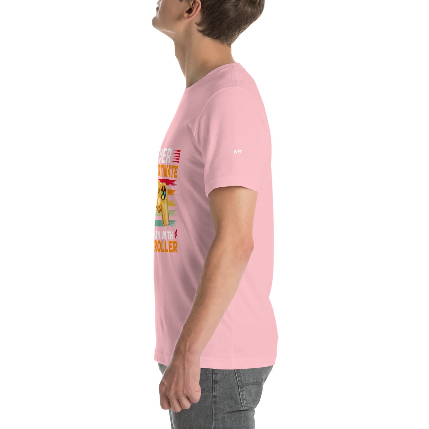 Never Underestimate an old man with a controller - Unisex t-shirt by DarkByteGear