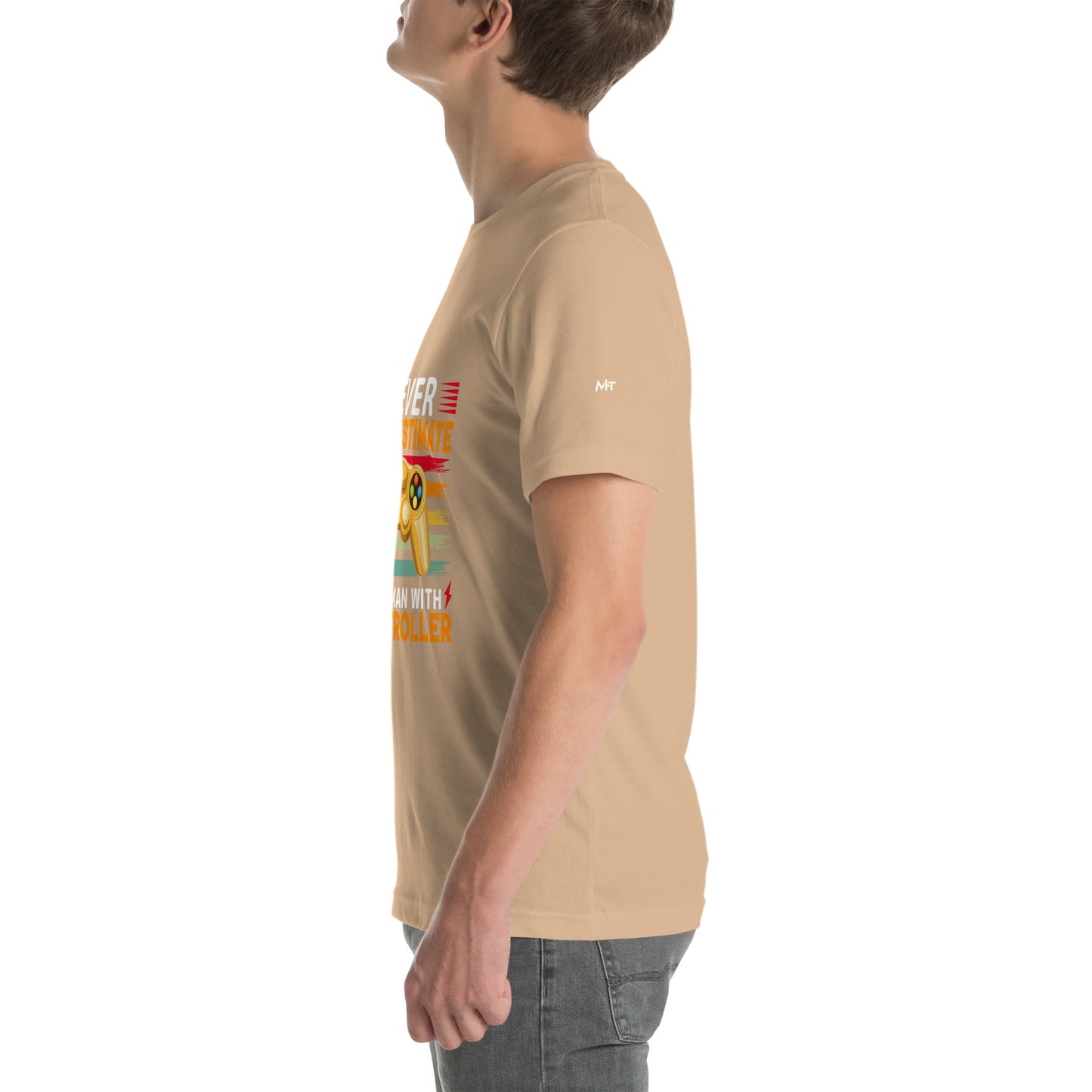 Never Underestimate an old man with a controller - Unisex t-shirt by DarkByteGear