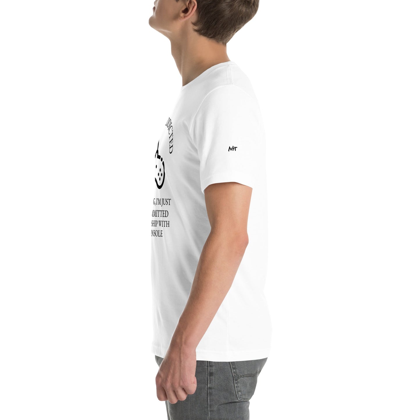 I'm not addicted to gaming - Unisex t-shirt by DarkByteGear